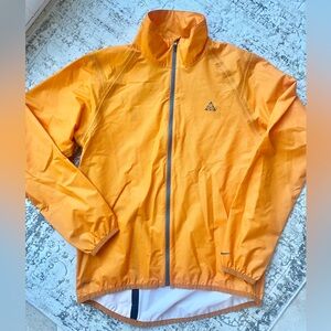 NEW NIKE ACG MENS FIT STORM Super Lightweight Active Running Jacket Orange